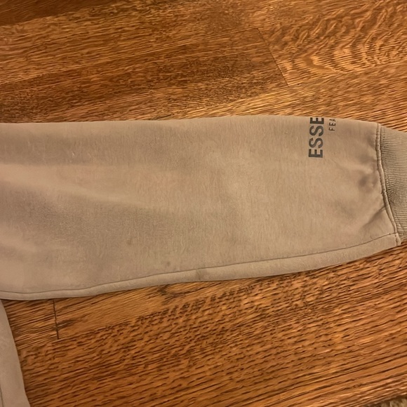 EESENTIALS FEAR OF GOD HOODIE MEDIUM - Picture 4 of 5
